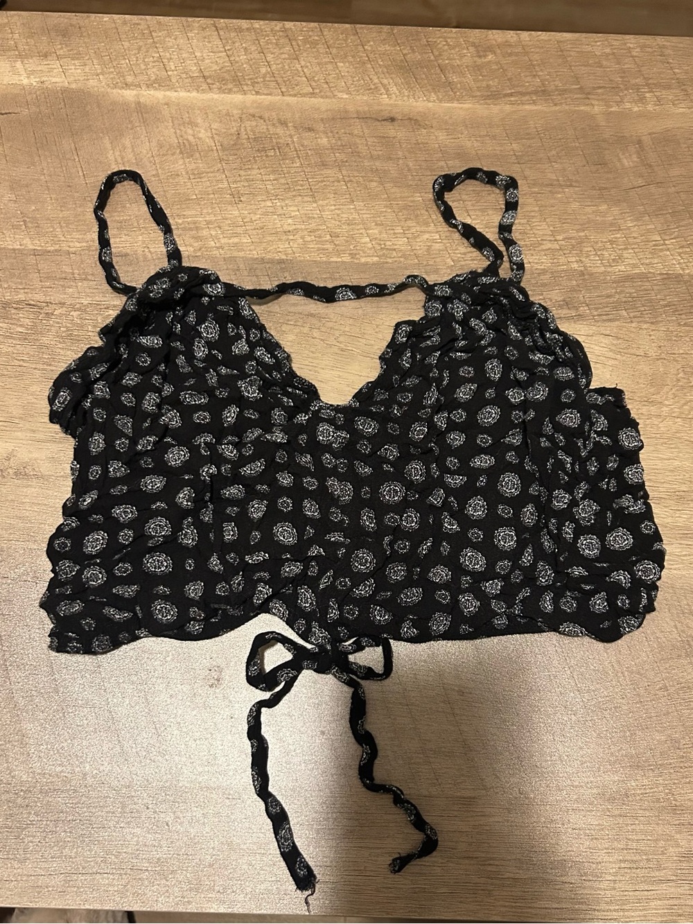 Charlotte Russe Women’s Black Floral Print Cropped Tank Top — Size Medium